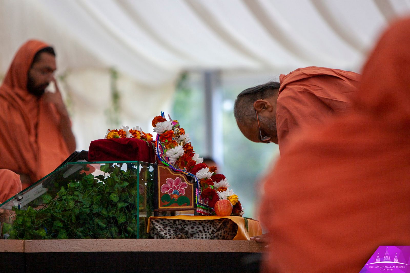 ©1987-2017 SKS Swaminarayan Temple East London